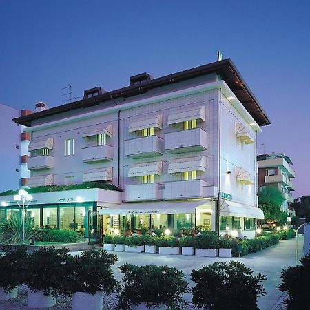 Hotel Angela Fano Buitenkant foto