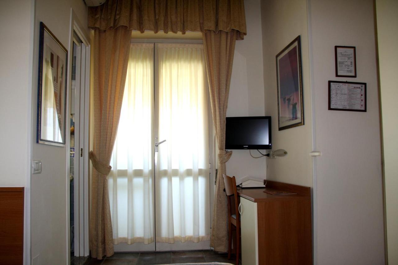 Hotel Angela Fano Buitenkant foto