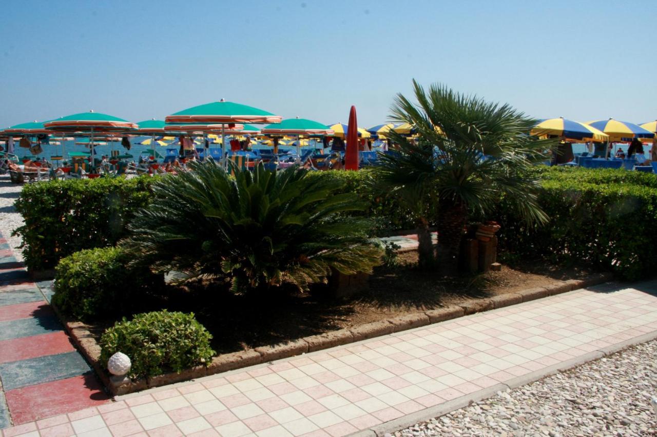 Hotel Angela Fano Buitenkant foto