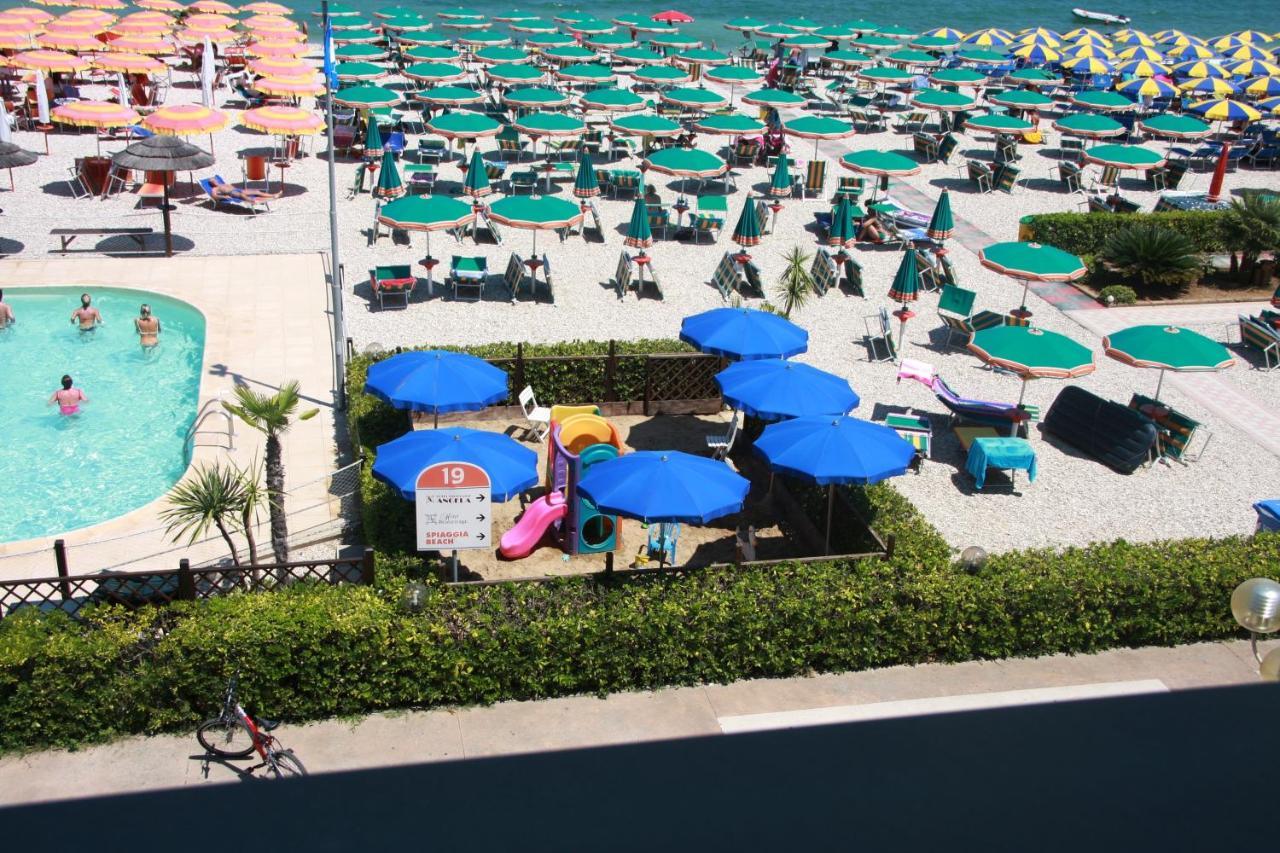Hotel Angela Fano Buitenkant foto